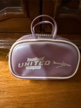 Vintage Coin Purse with United Airplane logo